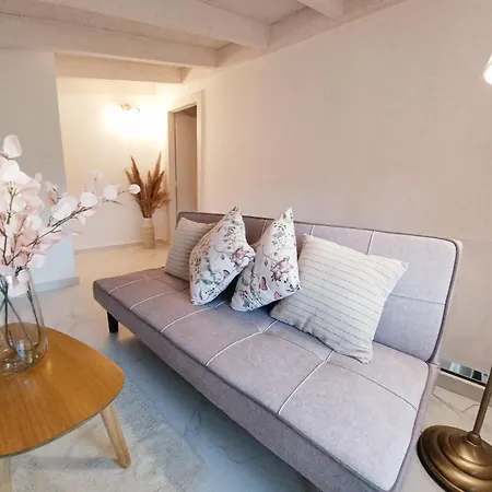Iriana Seaside Luxury Penthouse Διαμέρισμα *